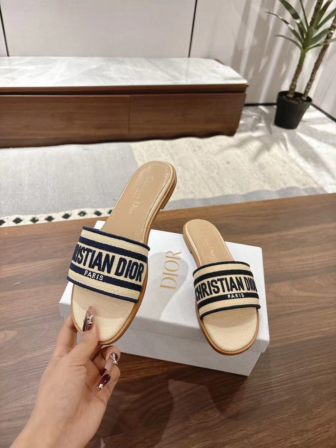 DWAY SLIDES IN BEIGE AND NAVY BLUE TECHNICAL FABRIC