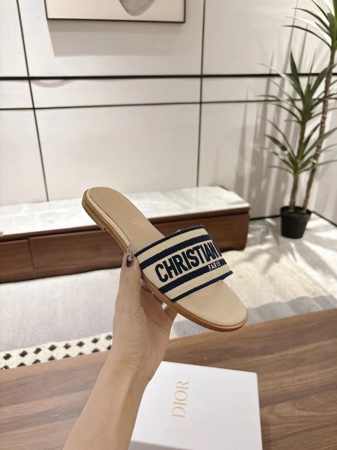 DWAY SLIDES IN BEIGE AND NAVY BLUE TECHNICAL FABRIC