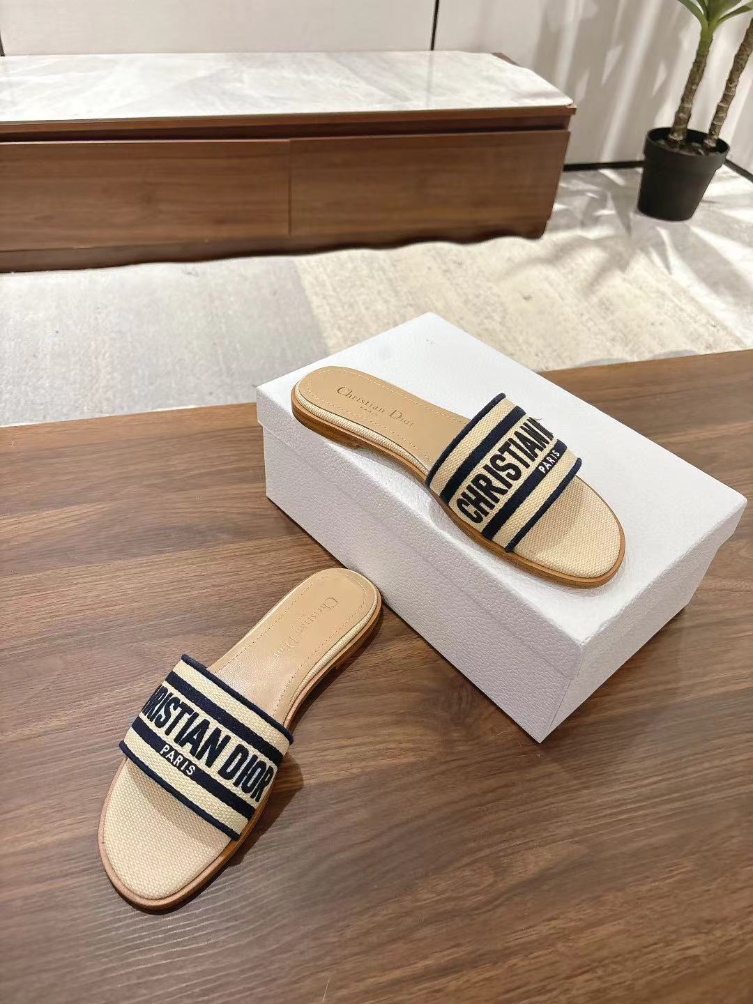 DWAY SLIDES IN BEIGE AND NAVY BLUE TECHNICAL FABRIC