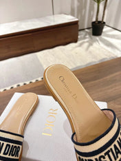 DWAY SLIDES IN BEIGE AND NAVY BLUE TECHNICAL FABRIC