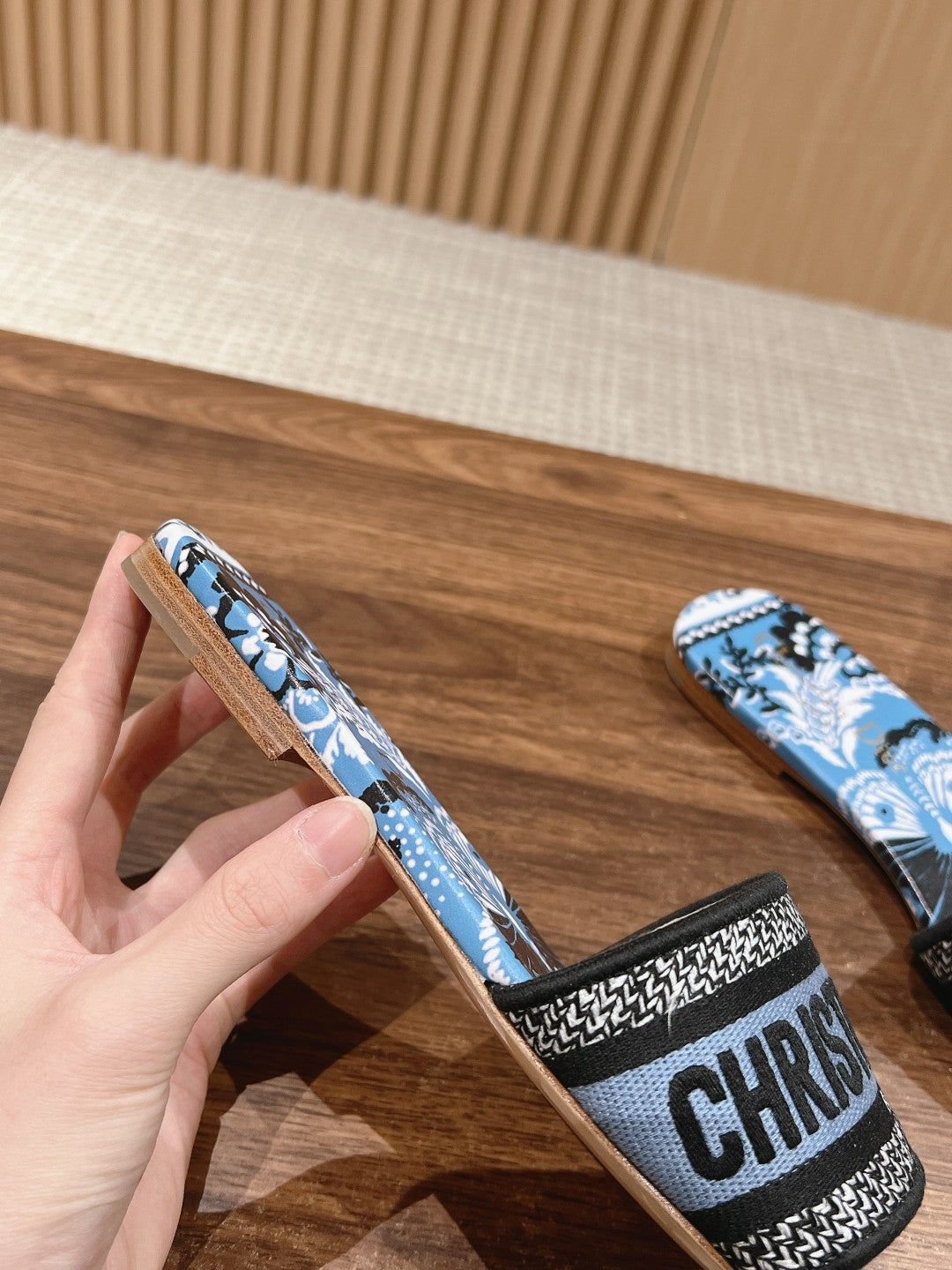 DIOR 26S SLIDE SANDALS IN BLUE FLORAL PRINT LOGO STRAP