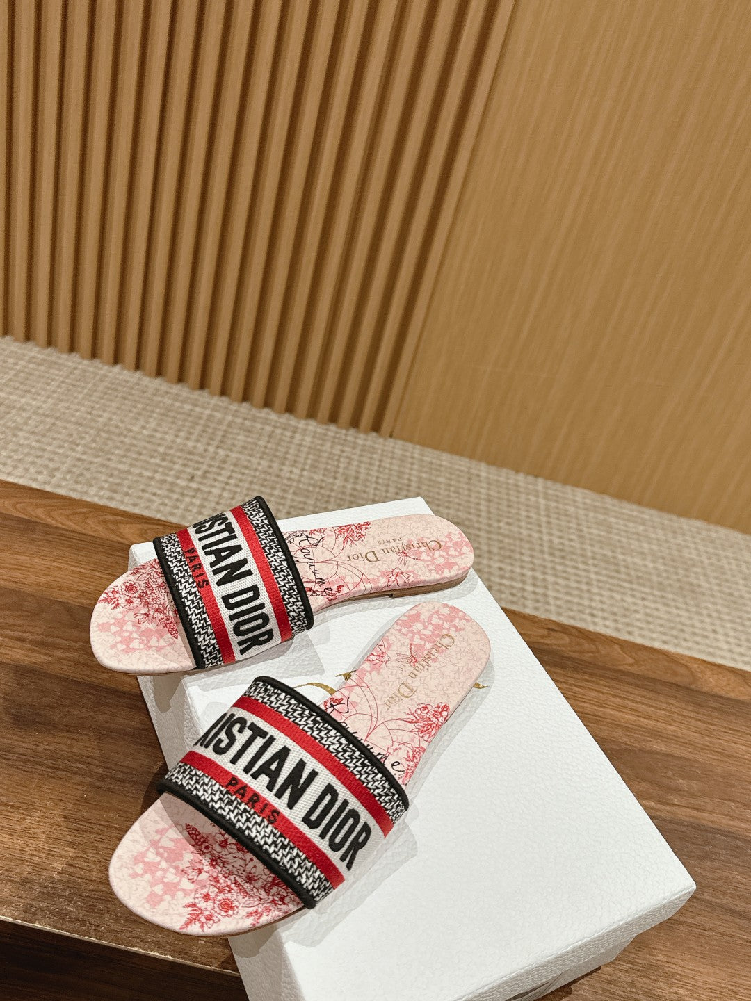 DIOR 26S SLIDE SANDALS IN RED TOILE PRINT LOGO STRAP