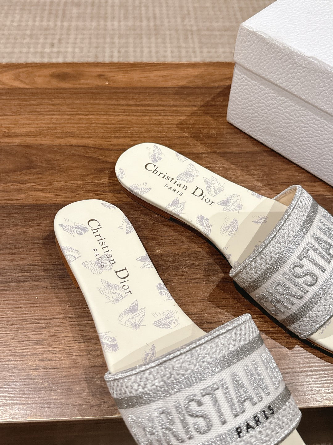DIOR 26S SLIDE SANDALS IN GREY BUTTERFLY PRINT LOGO