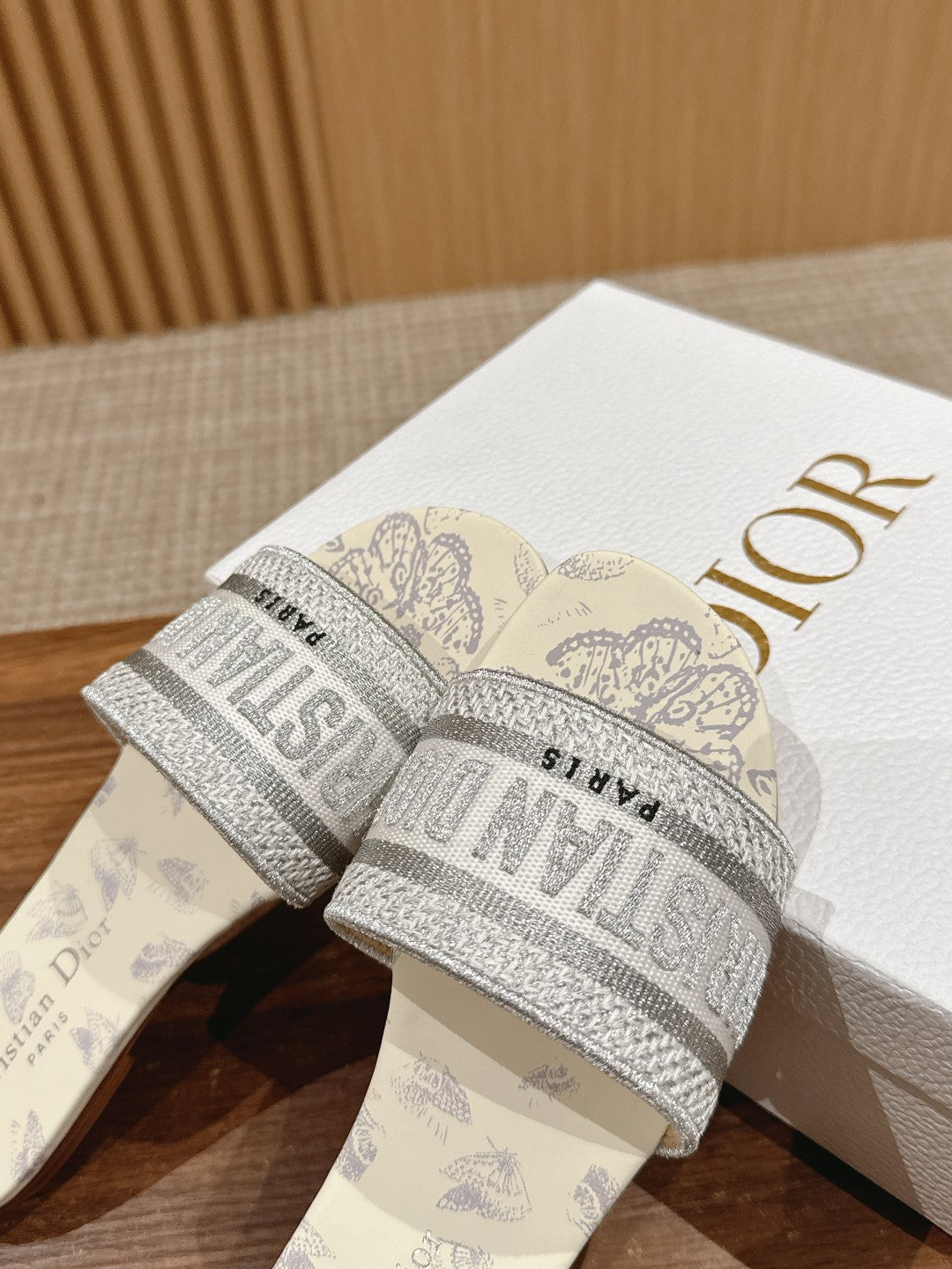 DIOR 26S SLIDE SANDALS IN GREY BUTTERFLY PRINT LOGO