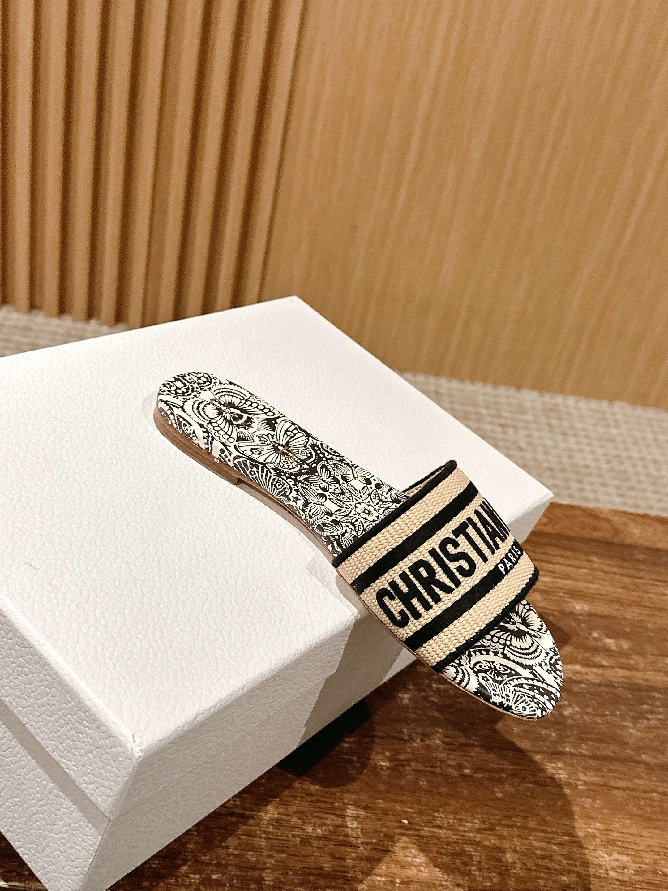 DIOR 26S D-CLUB EMBROIDERED SLIDES IN BLACK TOILE DE JOUY