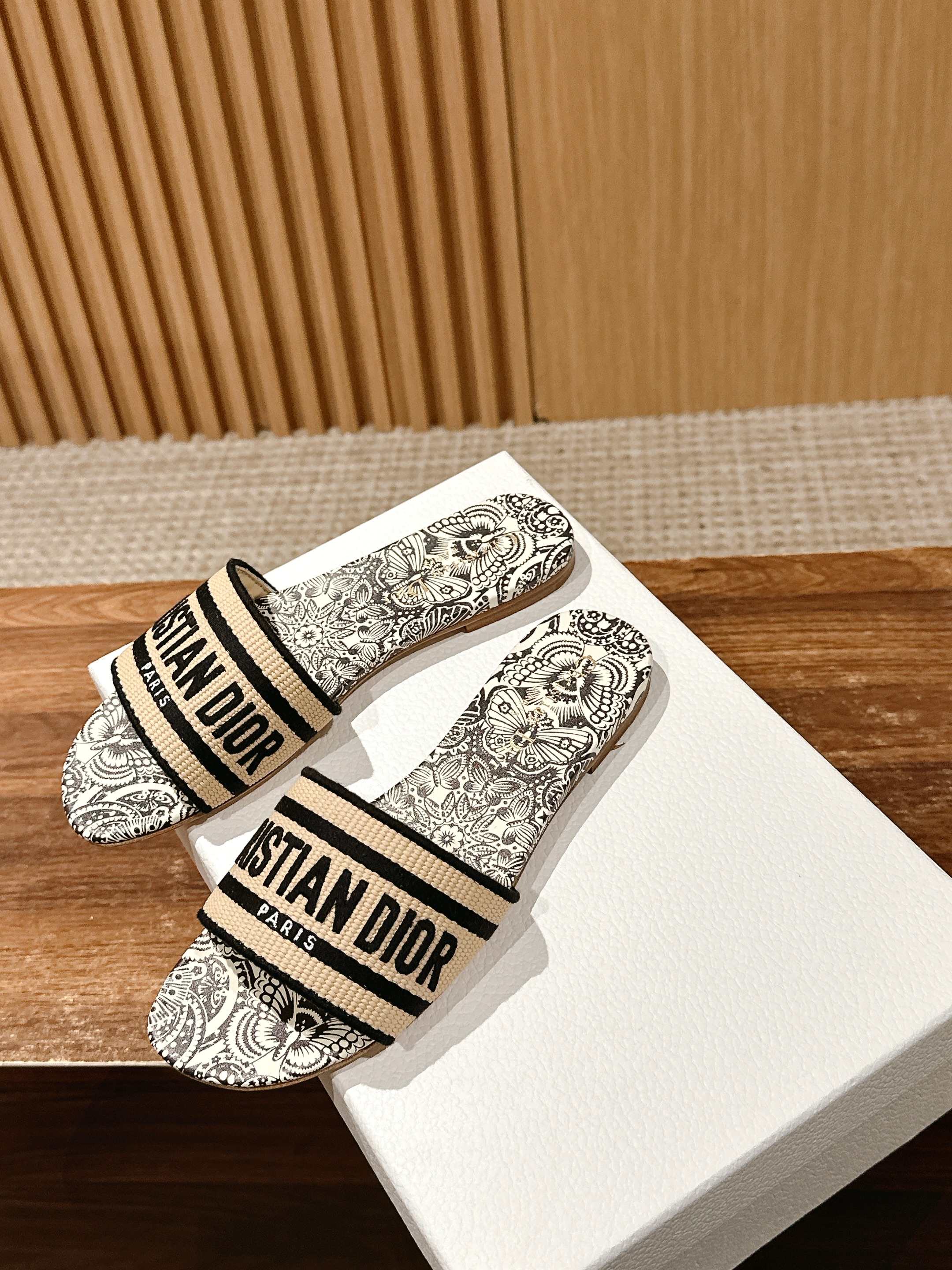 DIOR 26S D-CLUB EMBROIDERED SLIDES IN BLACK TOILE DE JOUY