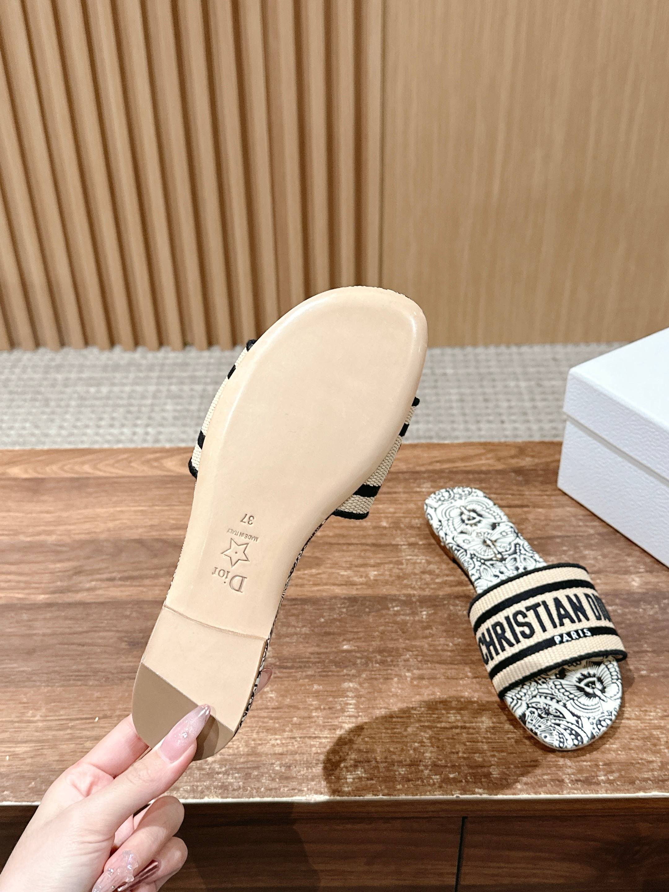 DIOR 26S D-CLUB EMBROIDERED SLIDES IN BLACK TOILE DE JOUY