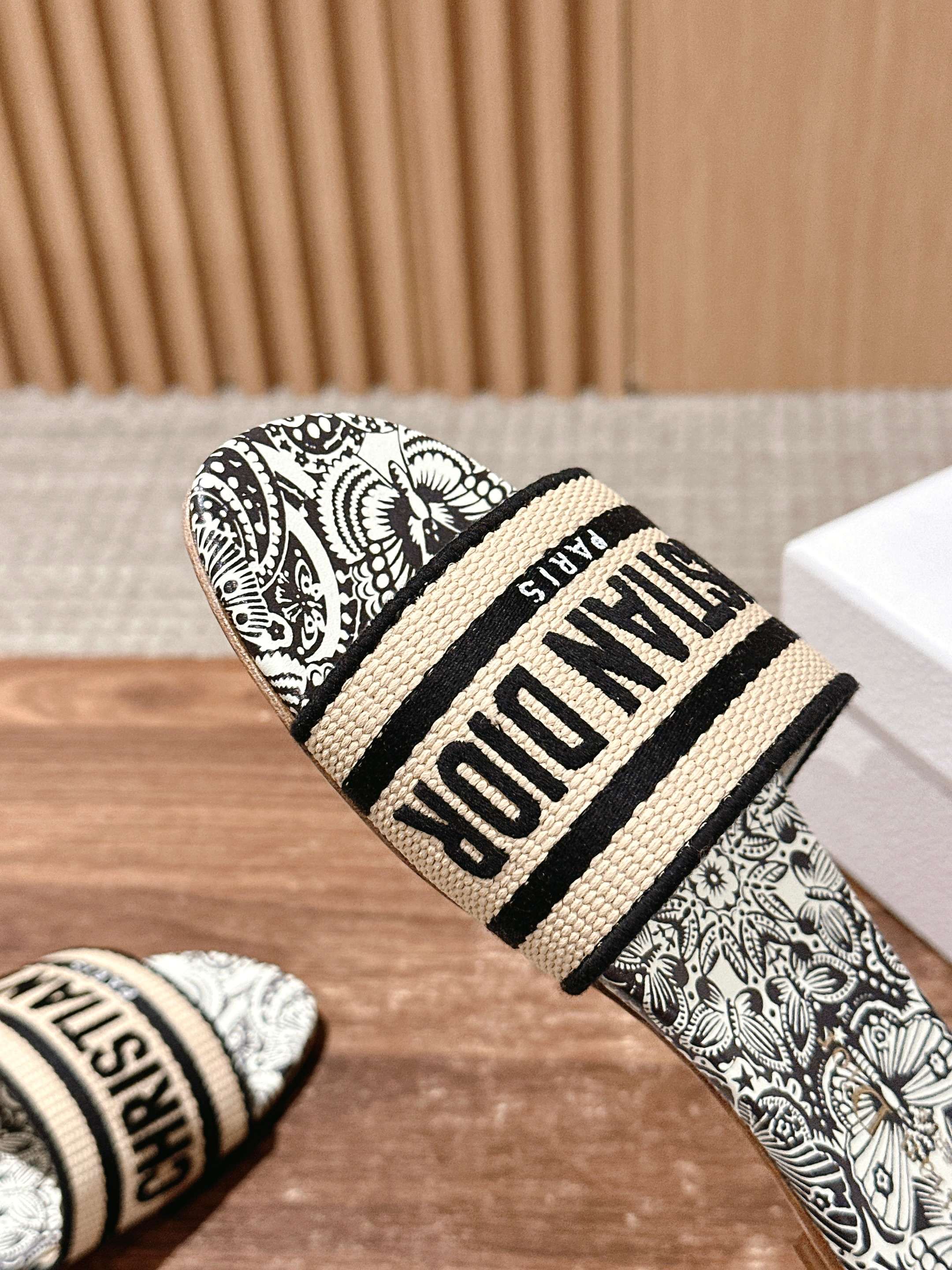 DIOR 26S D-CLUB EMBROIDERED SLIDES IN BLACK TOILE DE JOUY